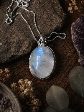 Moonstone Oval Pendant Necklace in Iridescent White W/flash - 925 Silver Jewelry